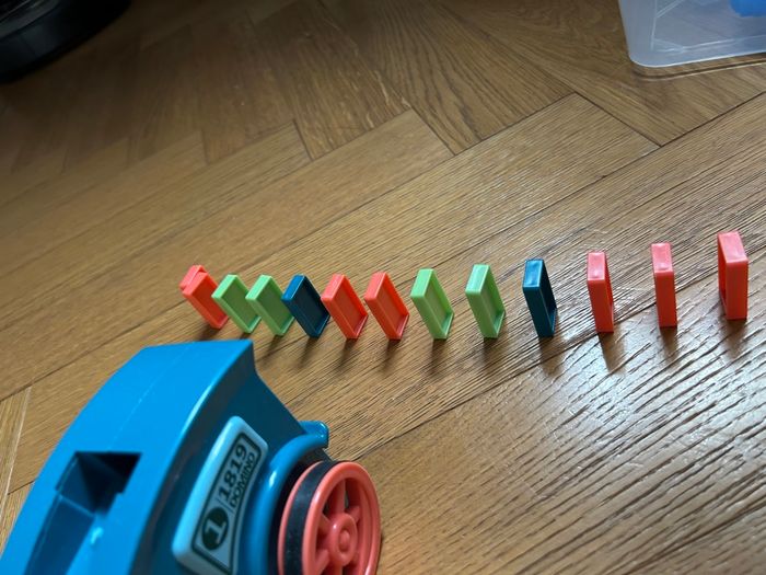 Petit train dominos - photo numéro 8