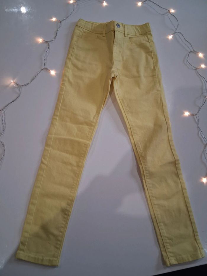 Pantalon skinny jaune Kiabi - photo numéro 3