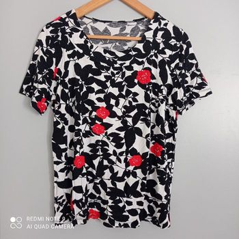 T-shirt à fleurs t42/44
