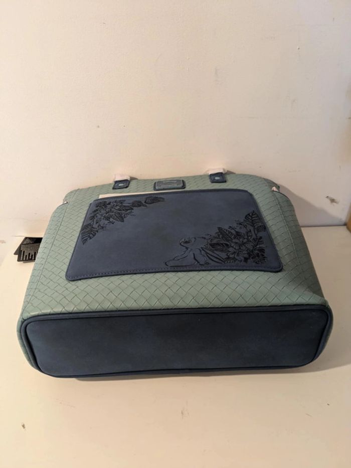 Tote bag Loungefly convertible Stitch embroidered - photo numéro 5