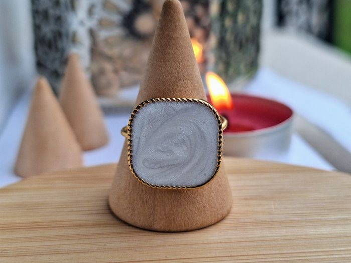 Bague Ouverte Doré acier inoxydable / Bague design carré blanc nacré Ajustable - photo numéro 4