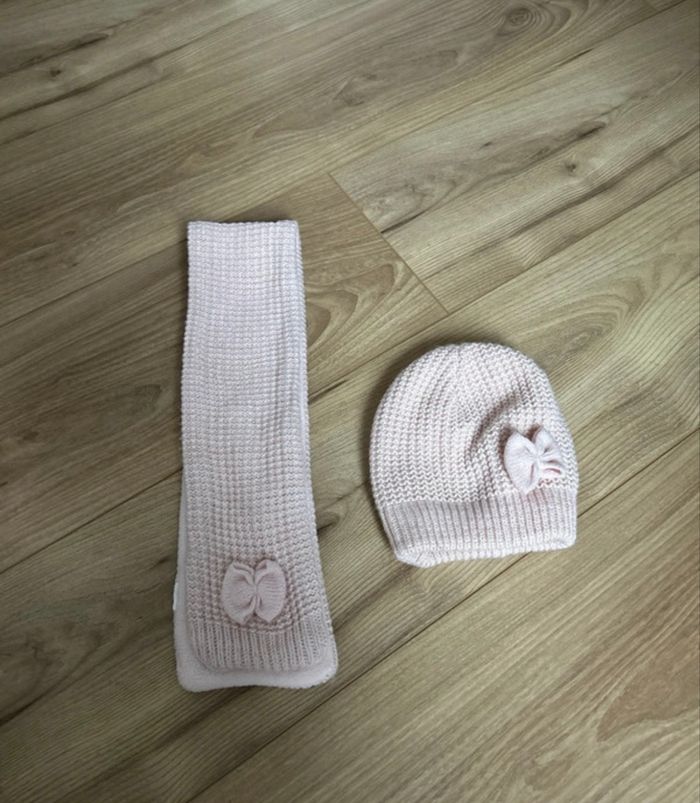 Bonnet et écharpe 6-12 mois