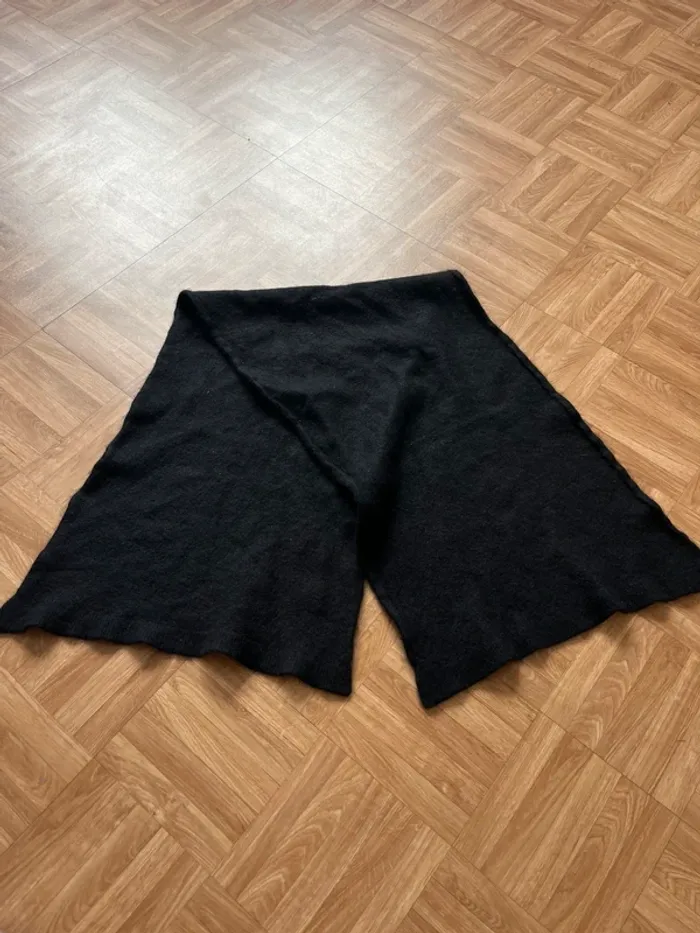 Écharpe noire 120x40cm vintage