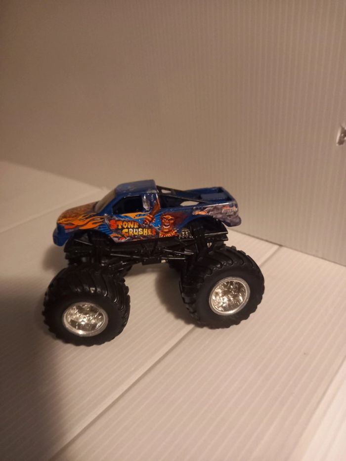 Hotwheel monster truck stone crusher