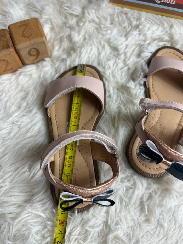Paire de sandales rose pale Romagnoli taille 29 - photo numéro 4