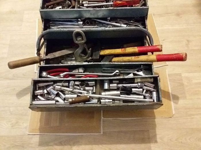 Caisse avec outils - photo numéro 2