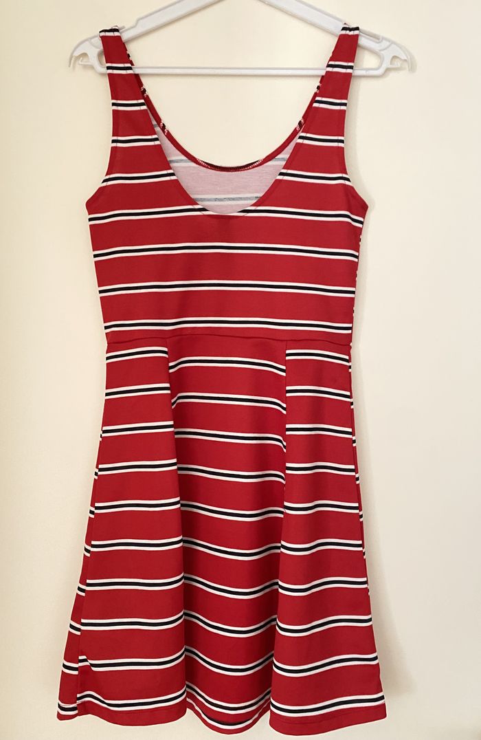 Robe patineuse rouge à bretelles