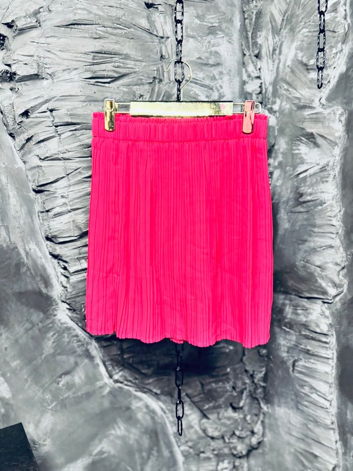 Jupe plissée fuschia - photo numéro 1