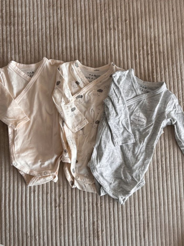 Lot 3 bodies tape à l’œil - photo numéro 2