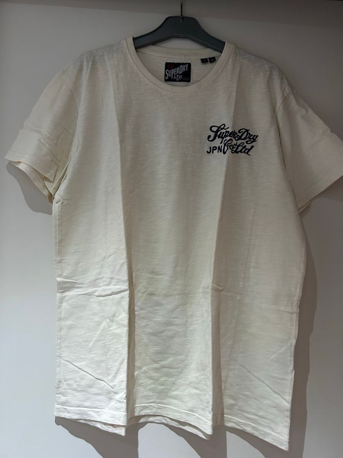 Tee-shirts homme Superdry crème