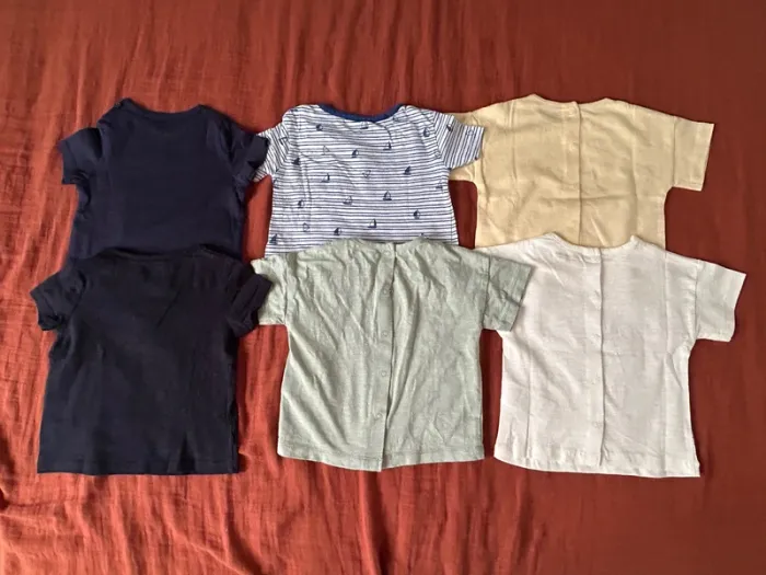 Lot 6 t-shirt 9 mois - photo numéro 2