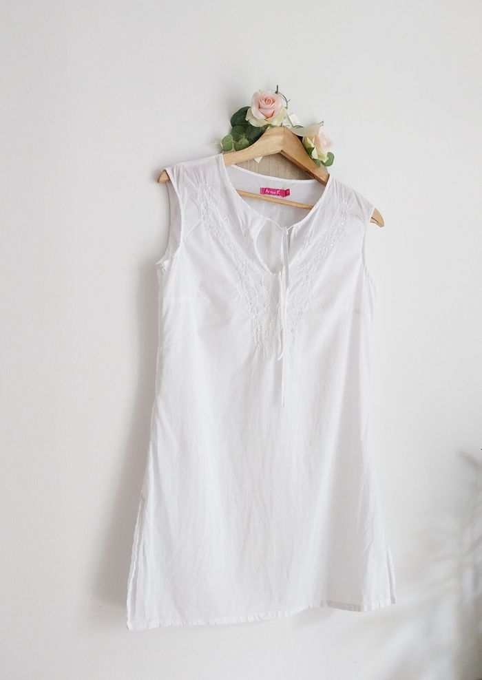 Tunique en coton blanc finition broderie sequins & perles Alyssa K Taille 36/38