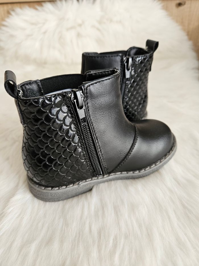 Bottines pointure 24. - photo numéro 2