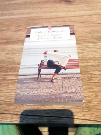 Livre le jeune homme de la rue de France