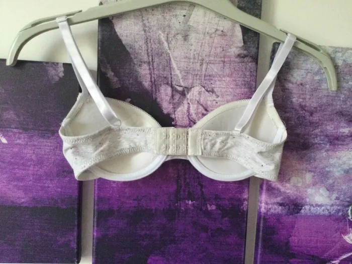 Soutien gorge quasi neuf 12 ans - photo numéro 2