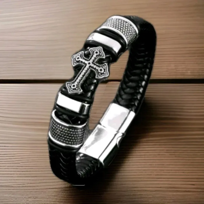 Bracelet homme en cuir tressé + fermeture charms et croix en acier inoxydable longueur 21 cms