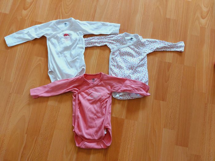 Lot 12 pièces fille : bodies + pyjamas + pulls + pantalons bon état 9 mois - 71 cms - photo numéro 7