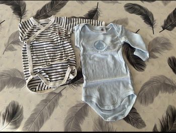 Lot 2 bodies bébé Petit Bateau