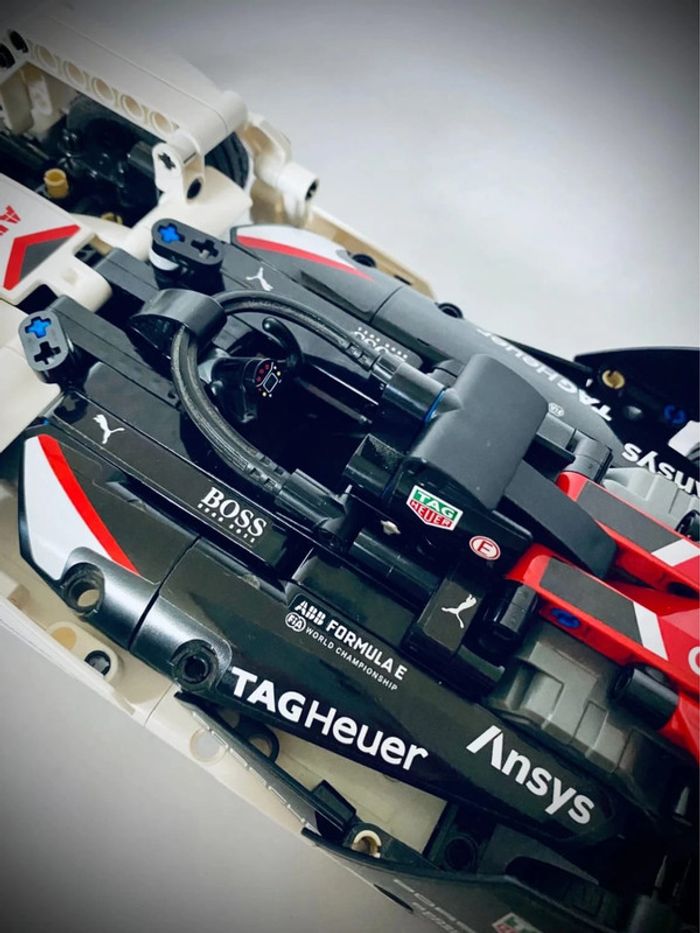 LEGO Techinc 42137 - Formula E Porsche 99X Electric - Complet avec notice - photo numéro 3