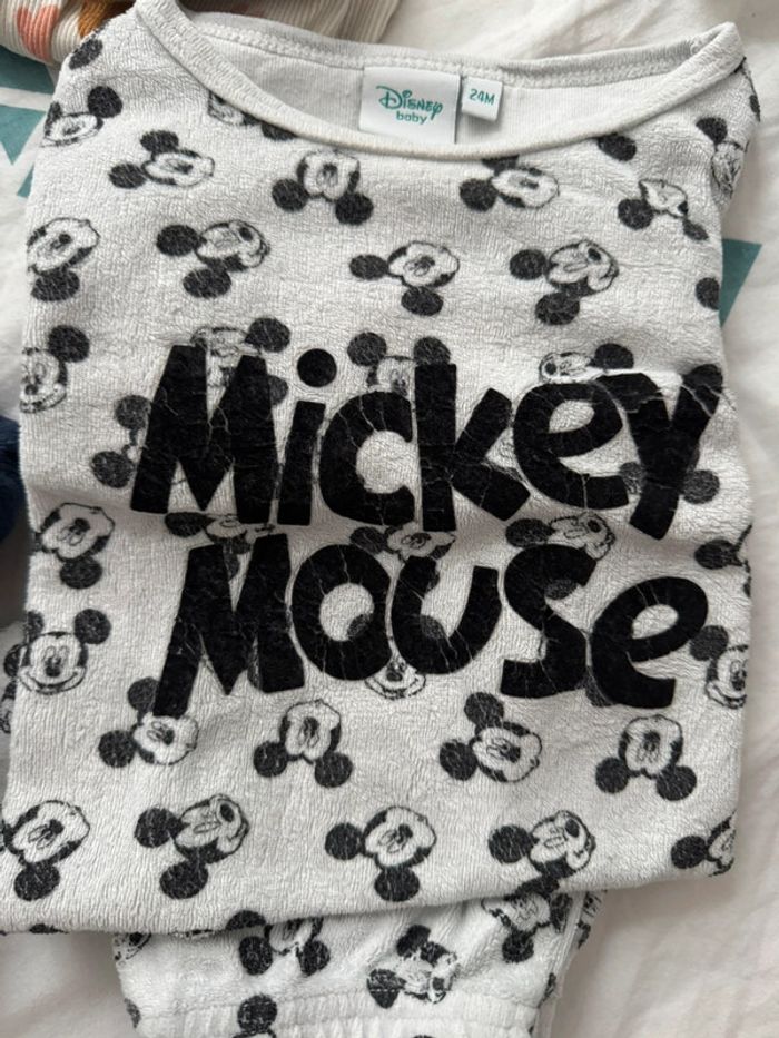 Lot Pyjama T.24 mois - photo numéro 4