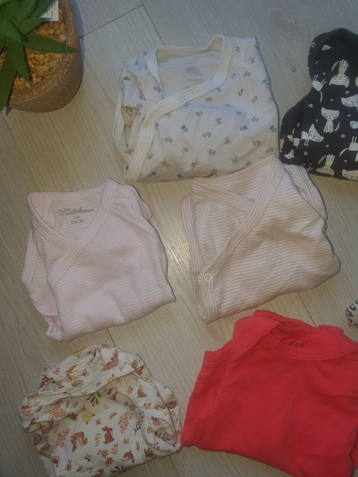 Lot de 5 bodys 1 mois - photo numéro 2