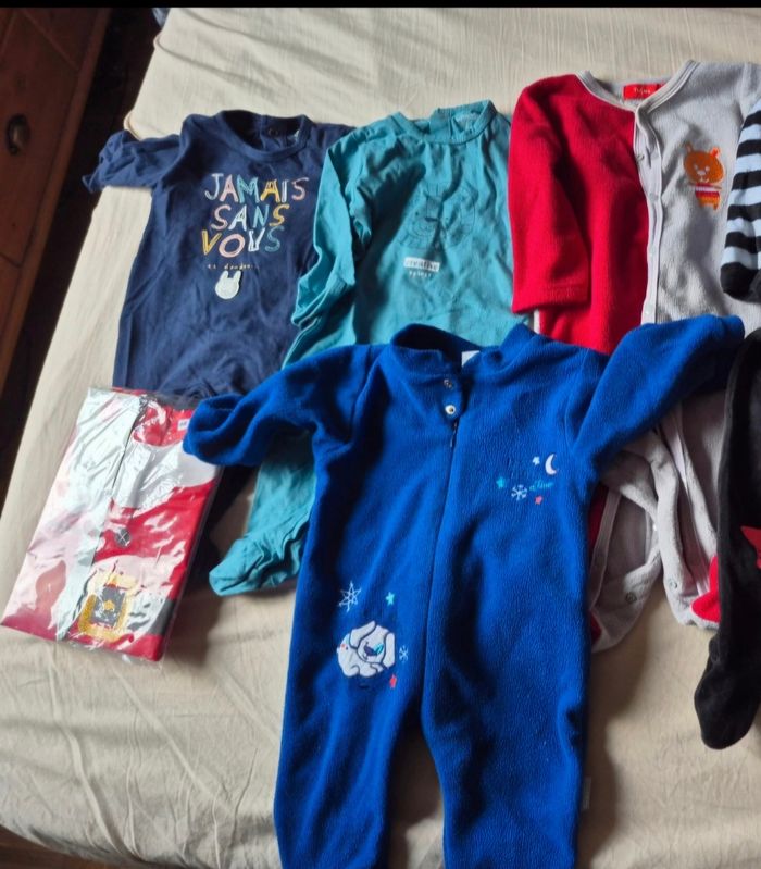 Lot de 40 vêtements 6mois garçon - photo numéro 9