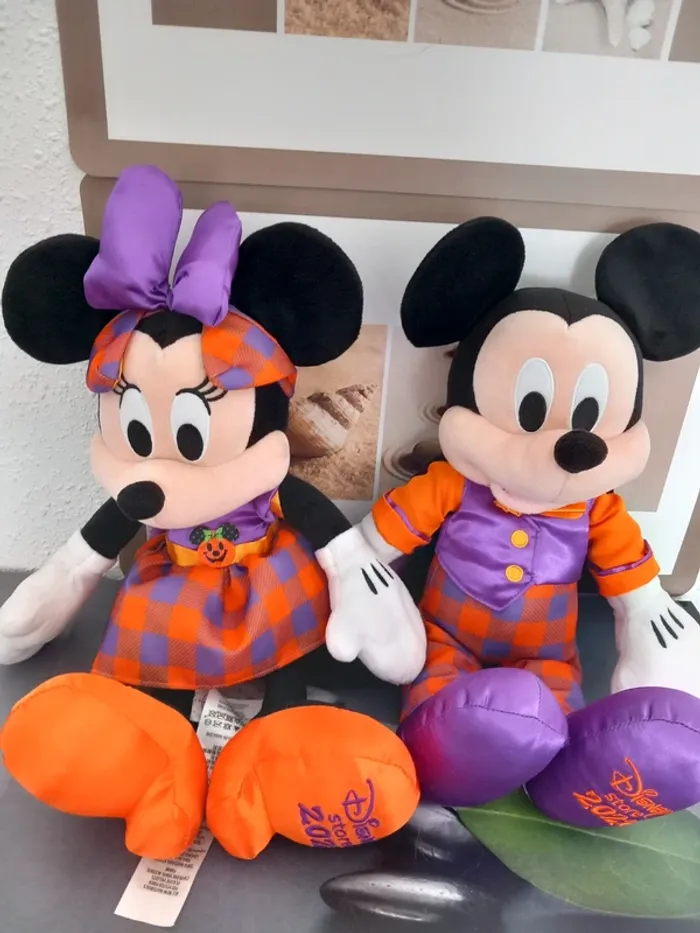 2 peluches Disney store 2021 série halloween 🎃 40cm - photo numéro 2