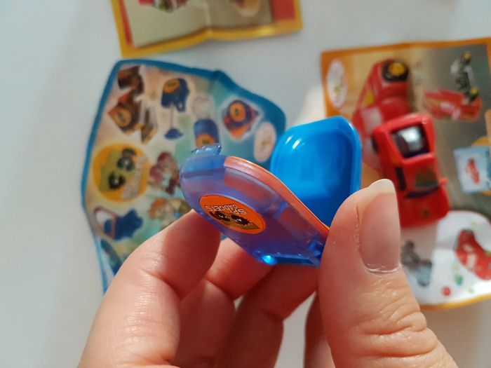 Lot de kinder surprise - photo numéro 2