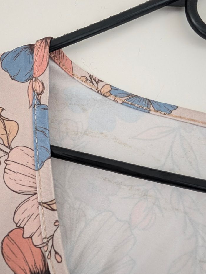 Haut fleuri manches longues Emery Rose – Taille L – Très bon état - photo numéro 3