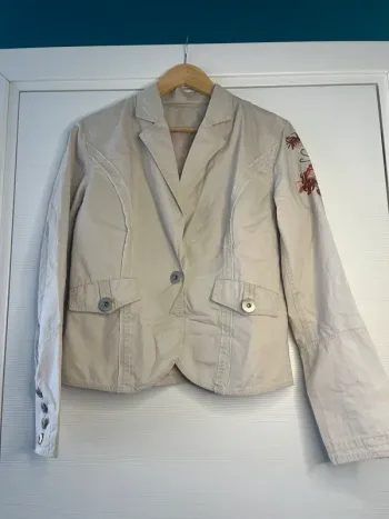 🔹 Blazer Crème Brodé – Style Vintage 🔹