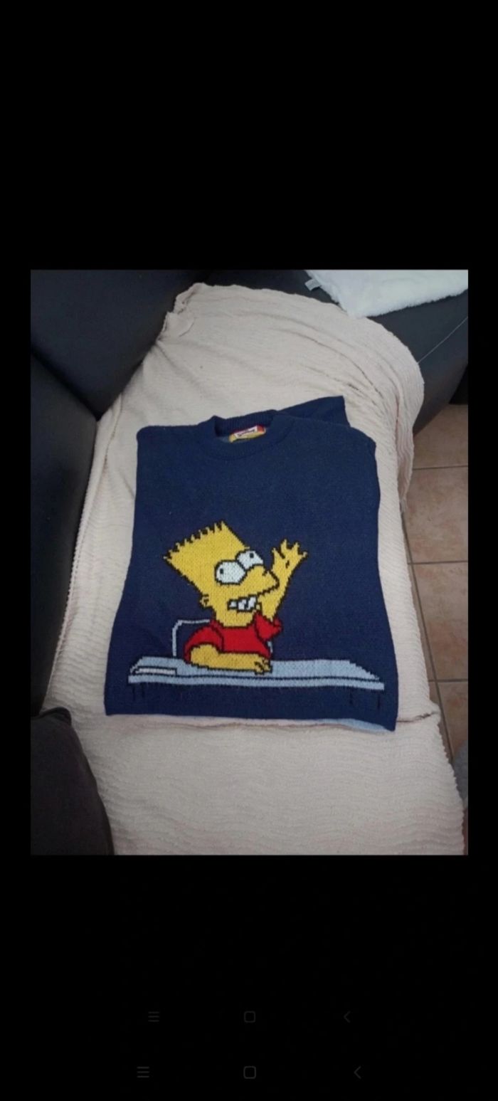 Très beau pull Simpson 8 ans TBE
