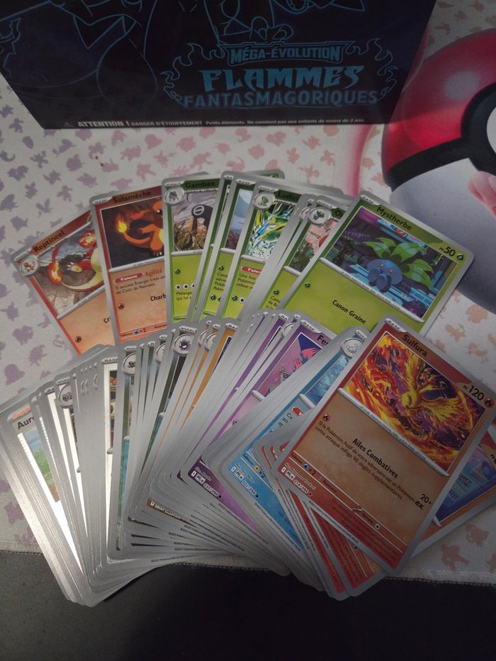 Lot de 63 cartes reverses Pokémon Flammes Fantasmagoriques ME02 FR