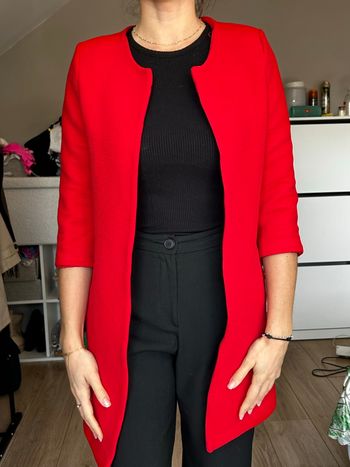 Veste rouge col rond