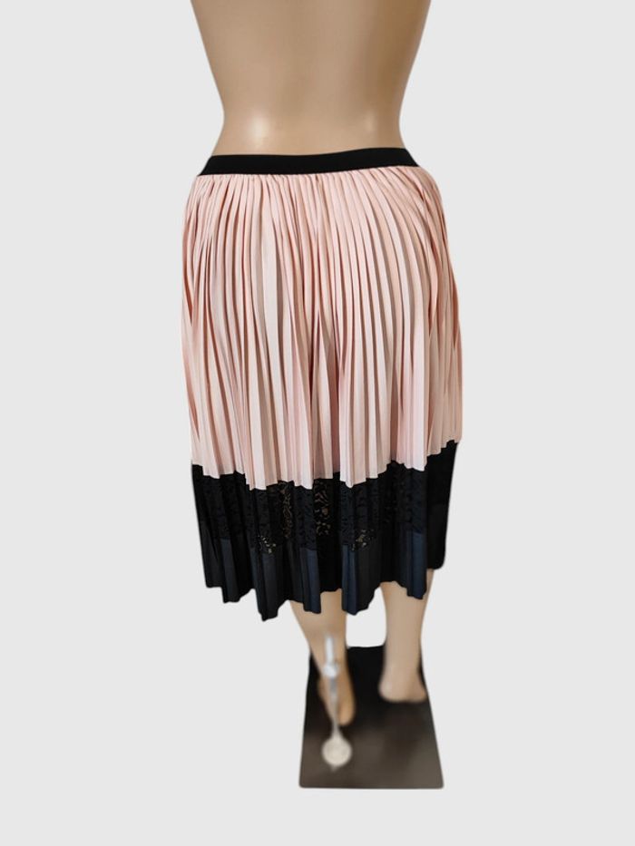 Jupe midi plissée Zara rose et noire taille M : Élégance intemporelle - photo numéro 3