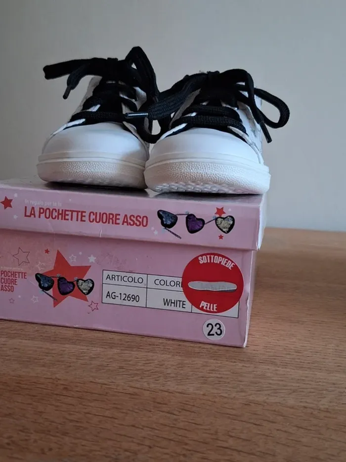Nieuwe witte sneakers met sterren voor meisjes - photo numéro 3