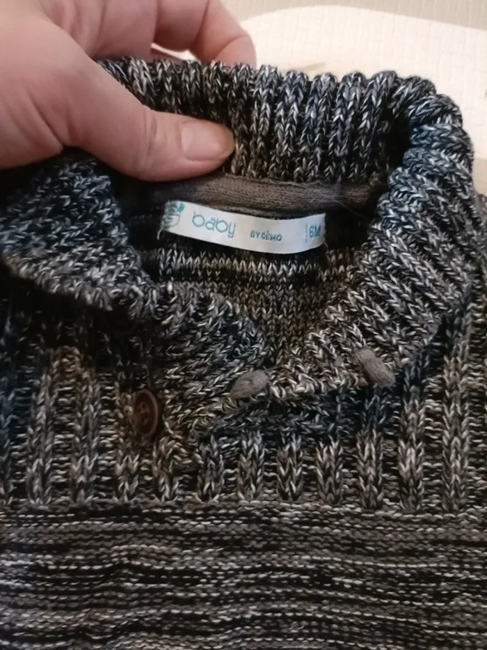 Pull à bouton Gémo 6mois - photo numéro 2