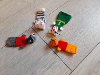 4 marionnettes à doigt