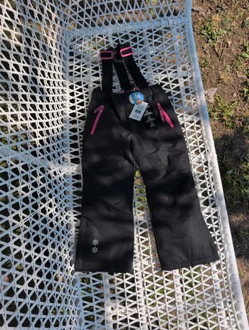 Salopette de ski neuve taille 98 cm. 3 ans