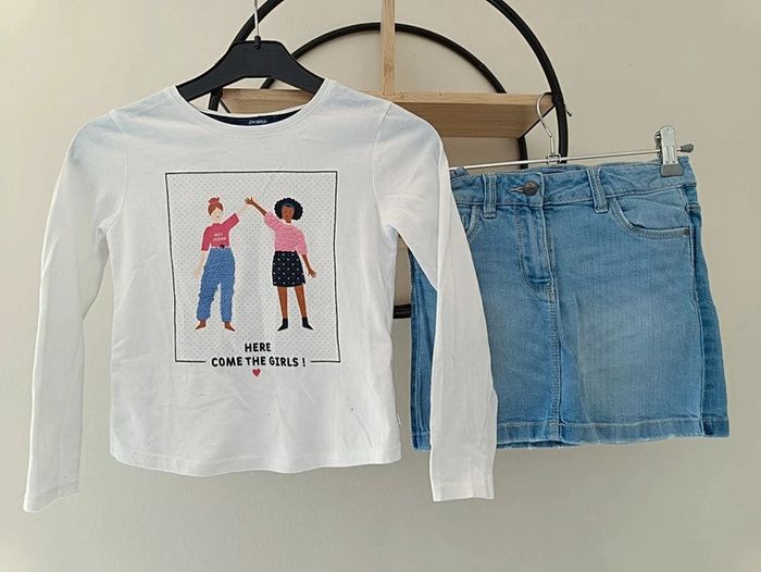 8 ans ensemble teeshirt Okaïdi (8 ans)et jupe tex ( 7-8 ans )