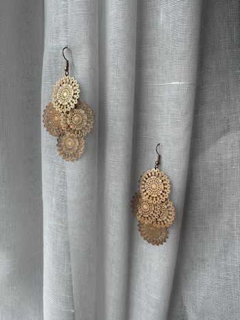 B o pendantes dorées