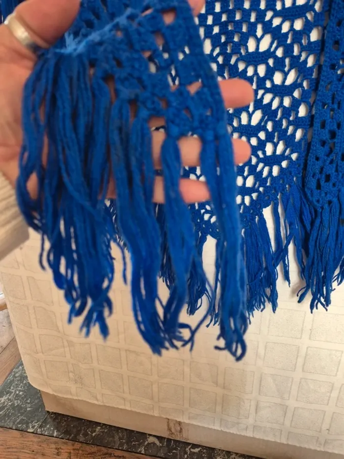 châle ou poncho ou cape en laine - photo numéro 3