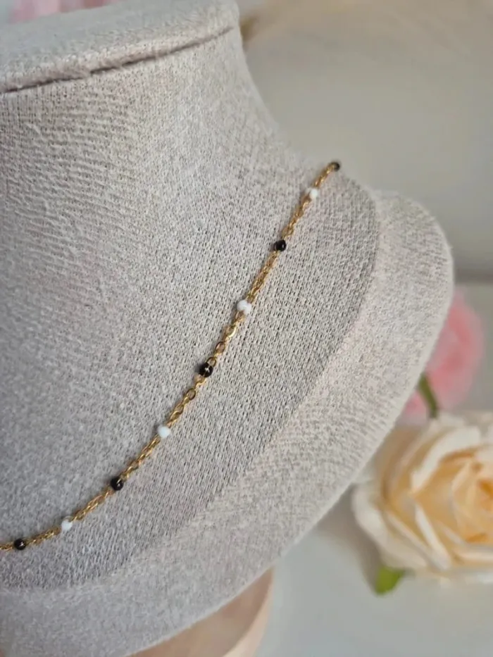 Nouveau Collier long 40 à 50cm en acier inoxydable perles résines noires et blanches - photo numéro 3