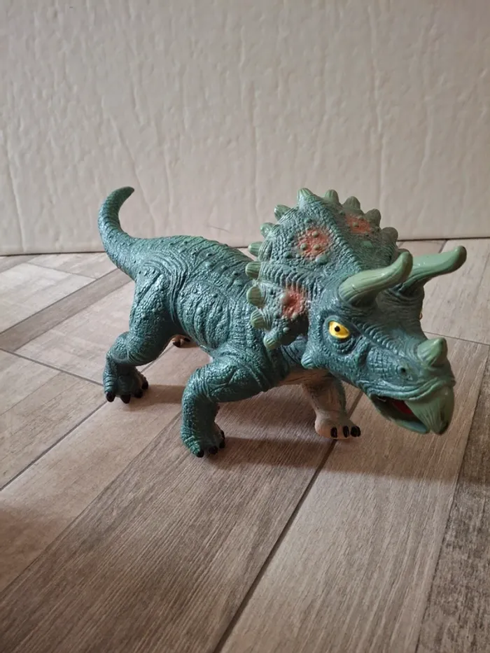 Lot de 4 dinosaures - photo numéro 3