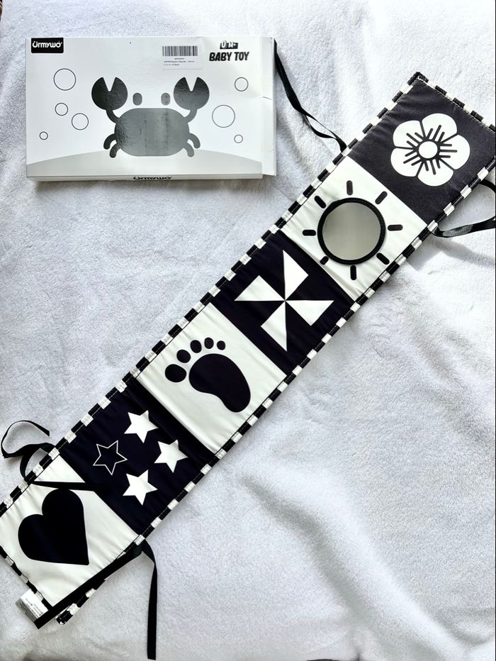 Livre tissus contrasté noir et blanc - photo numéro 4