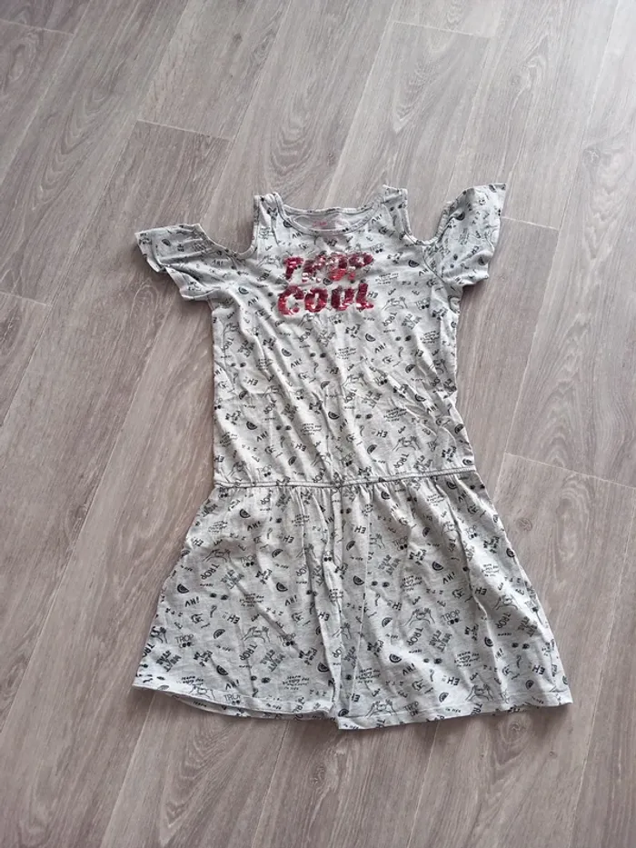 Robe courte grise