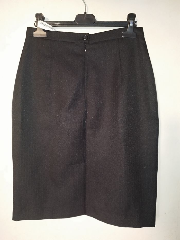 Jupe courte cintrée - photo numéro 2