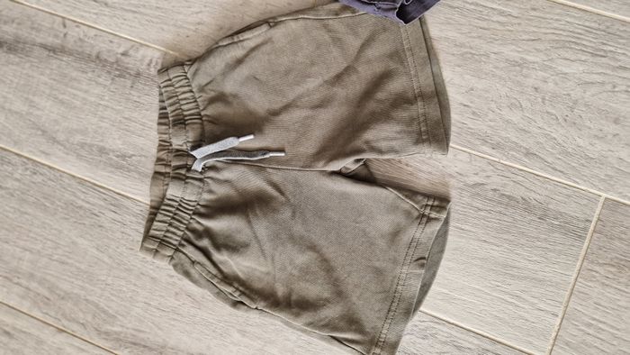 Lot de 6 shorts taille 4 ans - photo numéro 7