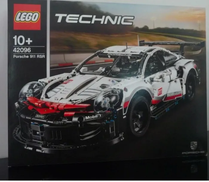 Lego technics Porsche 42096 neuf jamais ouvert