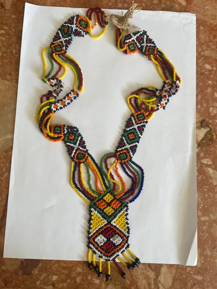 Collier ethnique