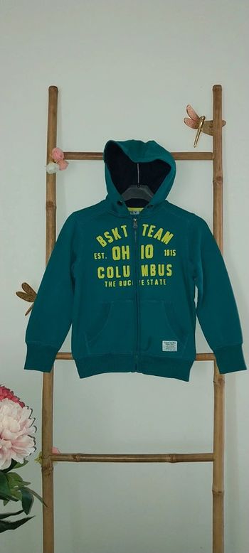 Sweat/ veste à Capuche zippé by Nky excellent état 8 ans